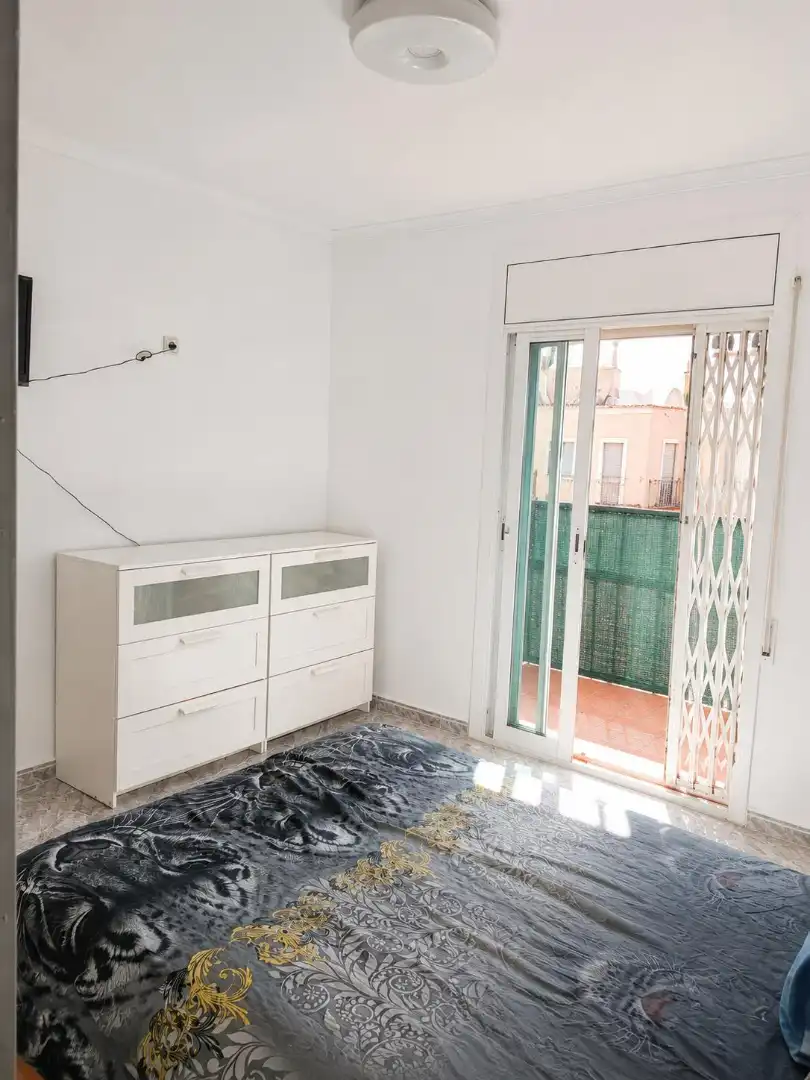 Dormitori de Àtic en venda en Badalona amb Aire condicionat i Terrassa
