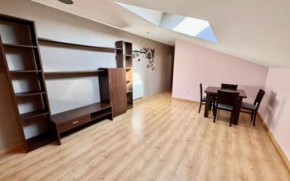 Living room of Flat for sale in Valdepeñas  with Heating, Parquet flooring and Terrace