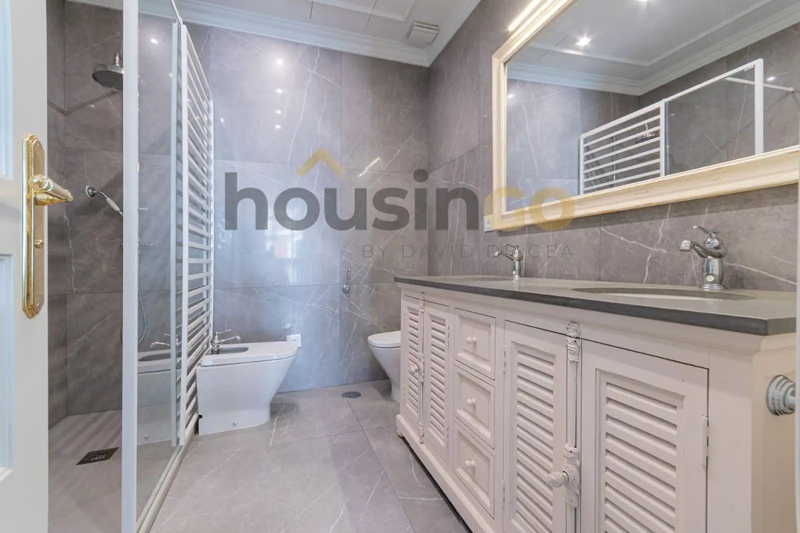 Bathroom of Flat for rent in Madrid  with Air Conditioner, Heating and Terrace