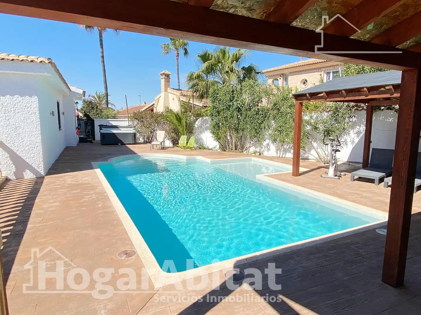 Villa con piscina in vendita a CL VELAZQUEZ 5