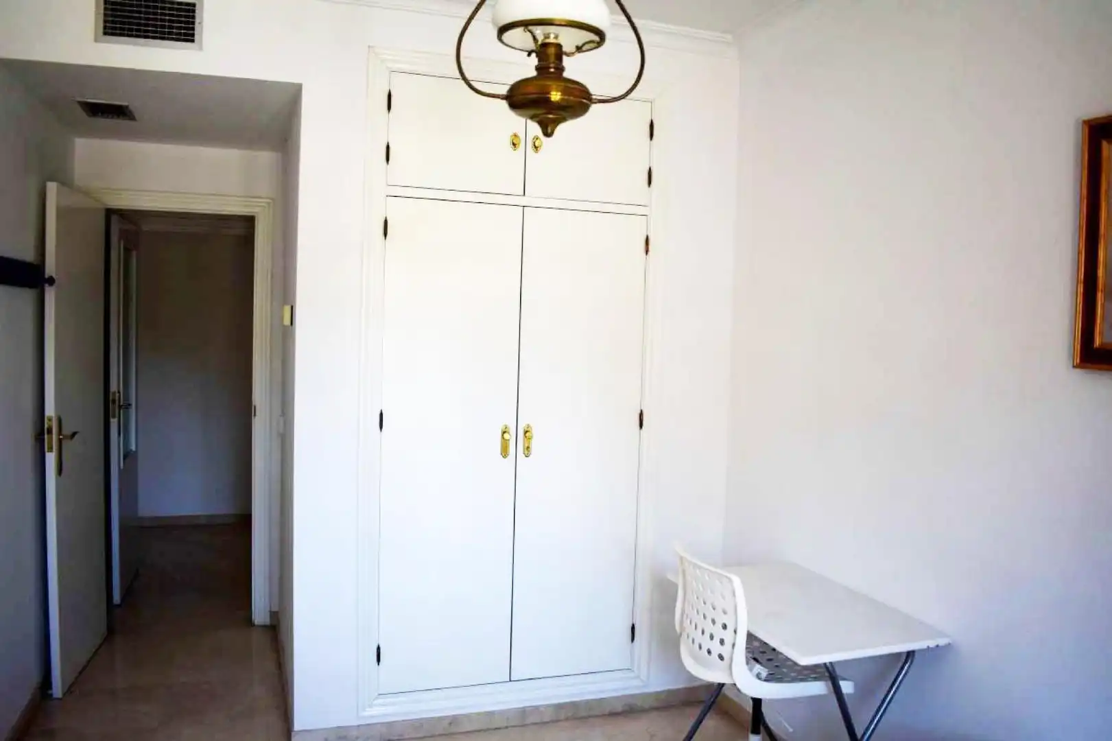 Habitación de Piso de alquiler en Huelva con Aire acondicionado y Amueblado