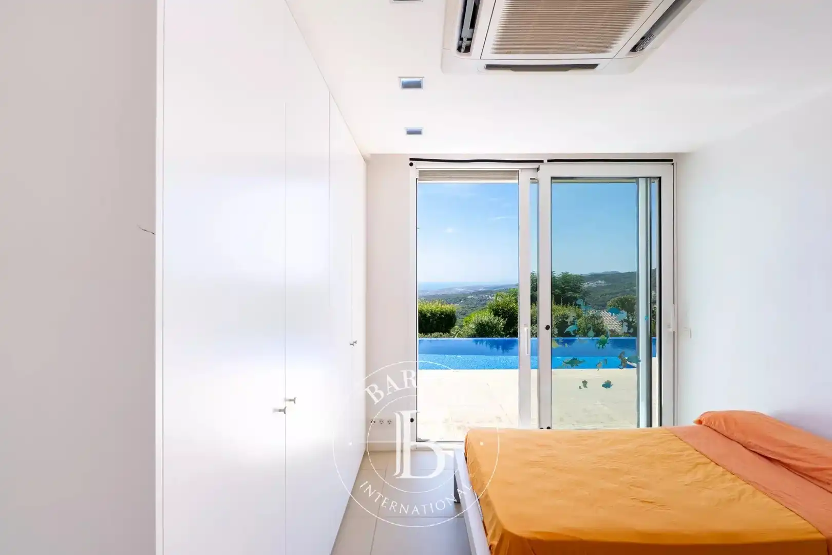 Schlafzimmer von Haus oder Chalet zum Verkauf in Sant Andreu de Llavaneres mit Klimaanlage, Heizung und Privatgarten
