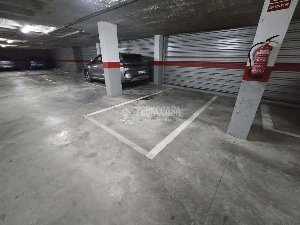 Parking of Flat for sale in Madrid  with Air Conditioner, Heating and Furnished