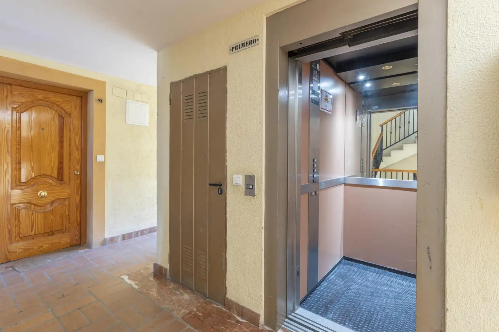 Flat for sale in Gójar  with Air Conditioner, Balcony and Community pool