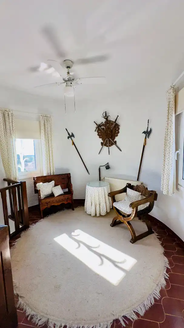 Sala de estar de Casa o chalet en venta en L'Estartit con Aire acondicionado, Calefacción y Jardín privado