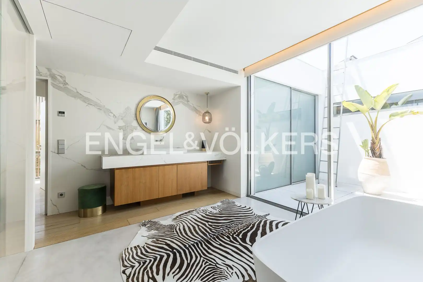 Bathroom of Houses for rent in Castelldefels  with Air Conditioner, Heating and Private garden
