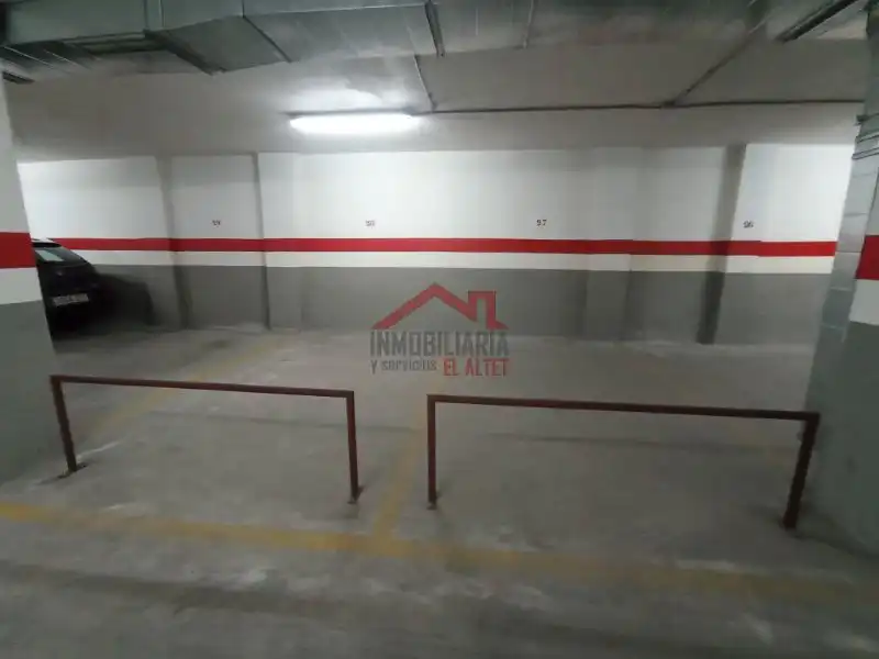 Garage zur Miete in Carrer Armada Espaṅola, 33, El Altet