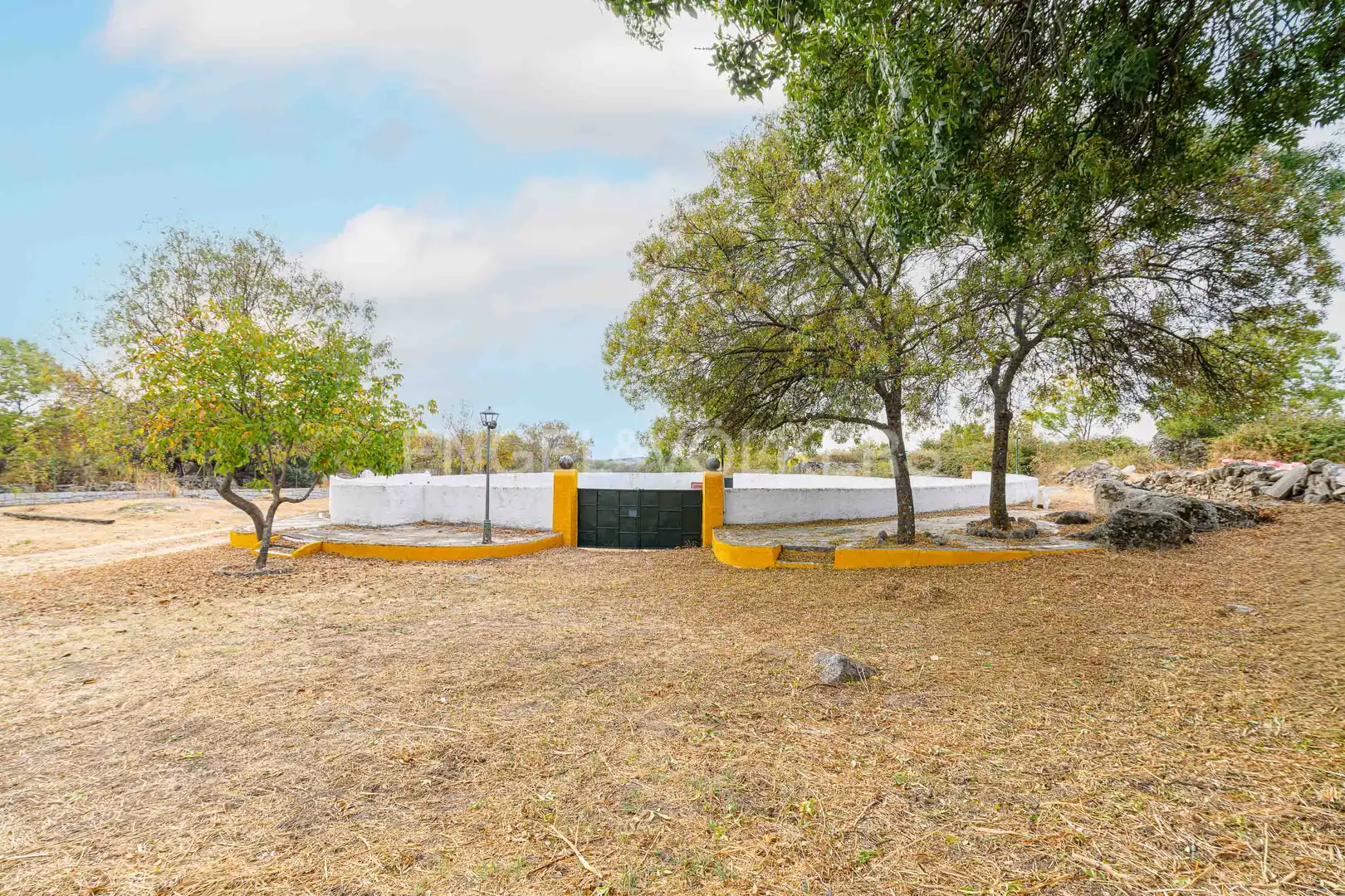 Vista exterior de Casa o xalet en venda en Zarzalejo amb Calefacció, Jardí privat i Terrassa
