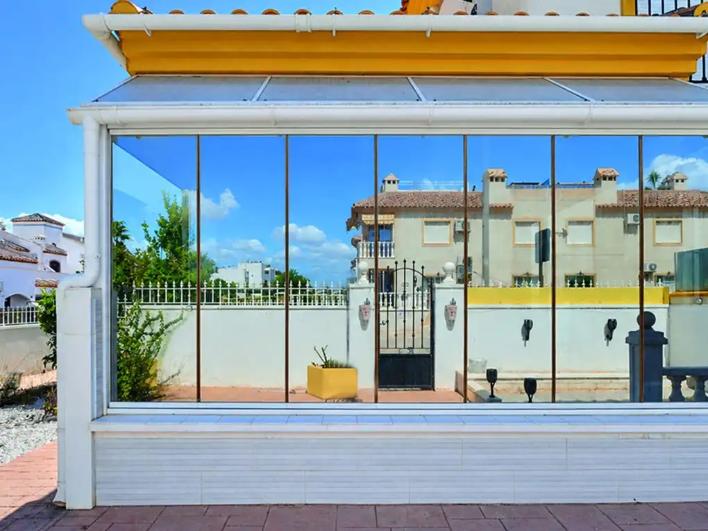 Außenansicht von Haus oder Chalet zur Miete in Orihuela mit Klimaanlage, Privatgarten und Parkett