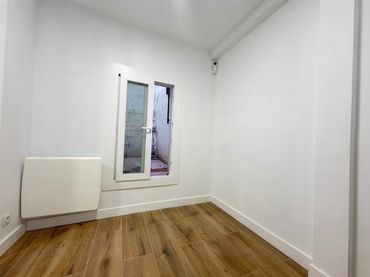 Piso con ascensor en venta en Calle EMBAJADORES