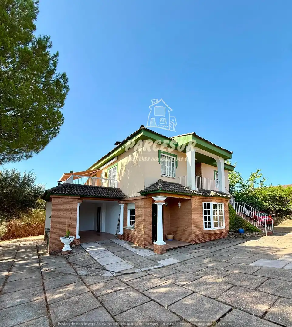 Vista exterior de Finca rústica en venda en Almodóvar del Río amb Aire condicionat, Jardí privat i Terrassa