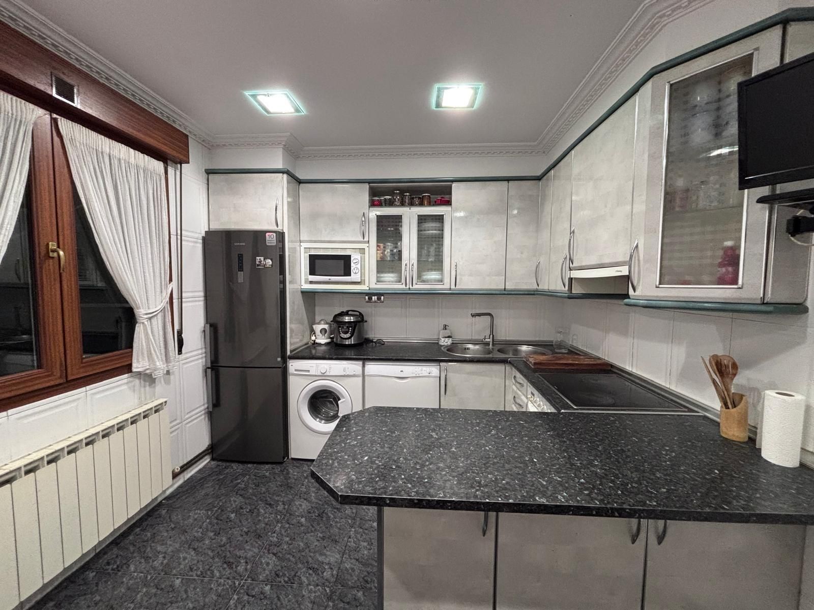 Cuina de Pis en venda en Zeberio amb Calefacció, Terrassa i Traster