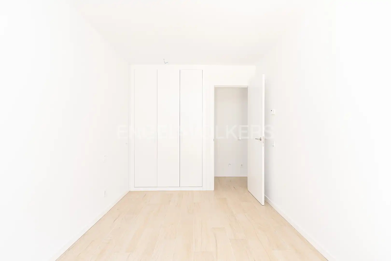 Schlafzimmer von Wohnung zur Miete in La Moraleja mit Klimaanlage, Heizung und Privatgarten