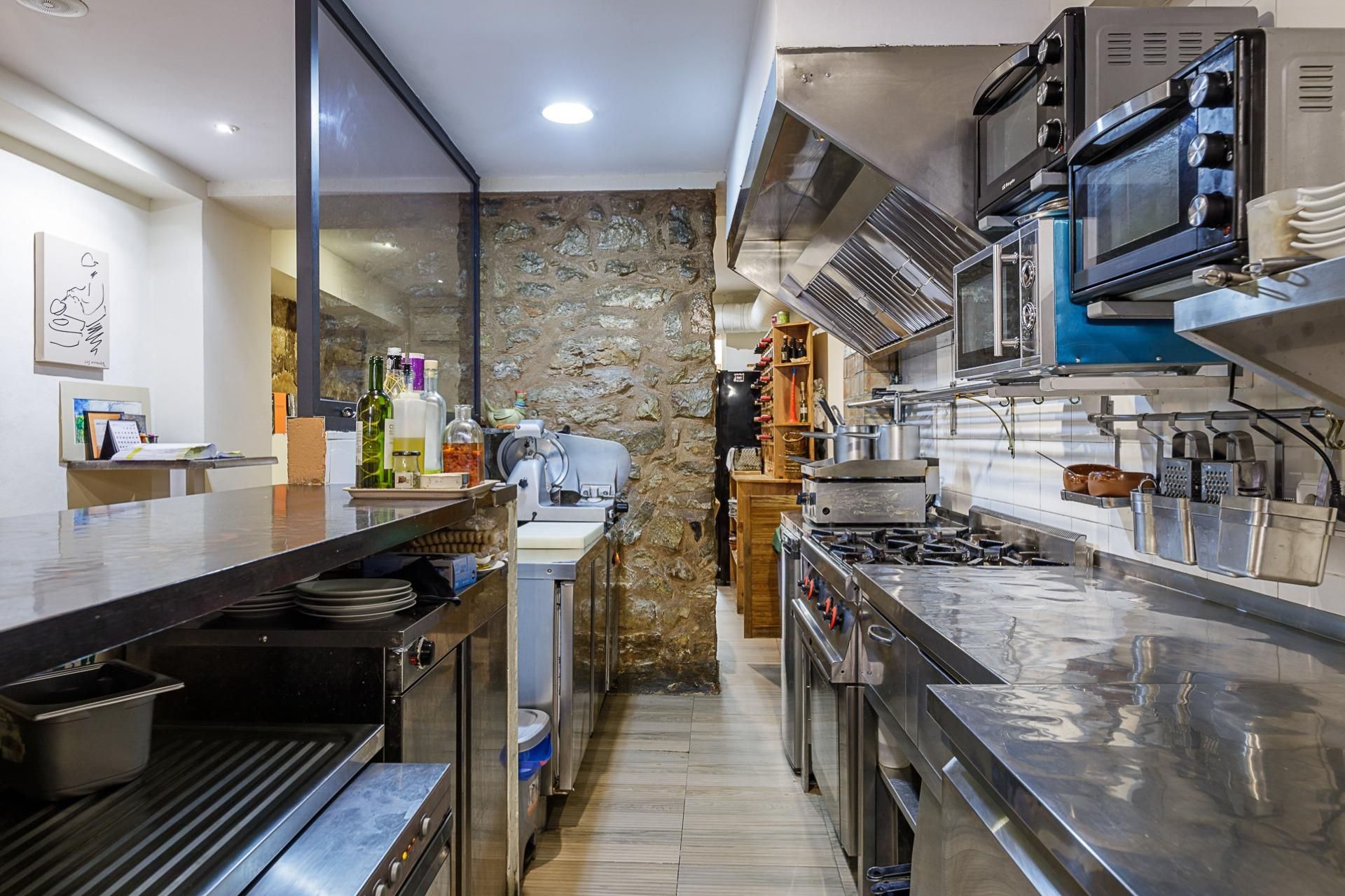 Cuina de Local de lloguer en Binissalem amb Aire condicionat i Moblat