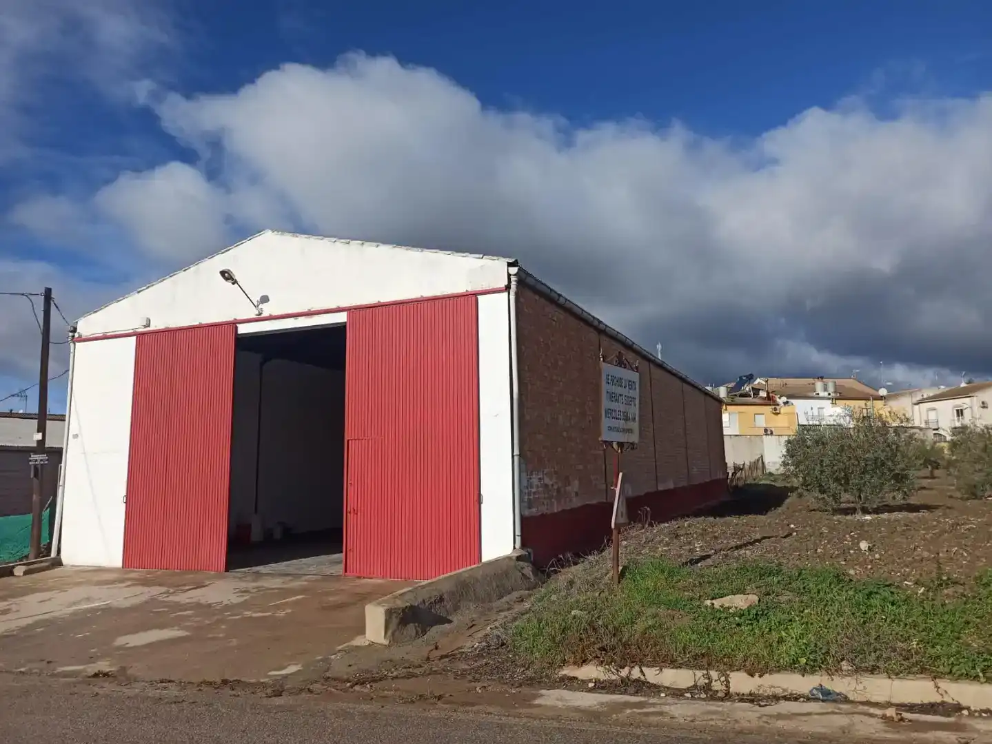Vista exterior de Nave industrial en venta en Lopera