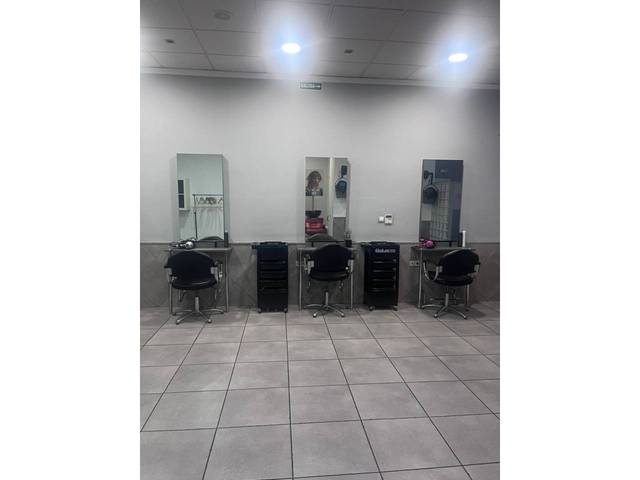 Local comercial en Venta en Calle Ibi en Santa Rosa