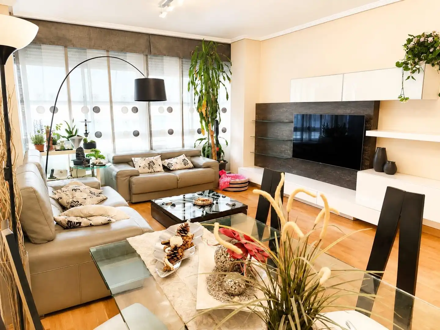 Flat with pool for sale in Jose Celestino Mutis