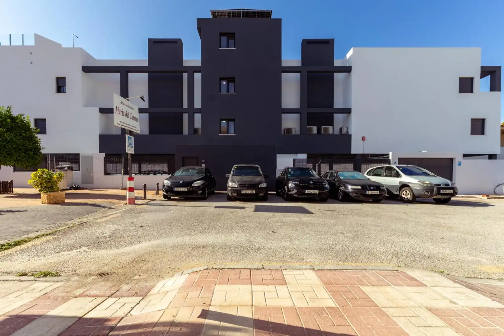 Apartamento con piscina en venta en La Carihuela - Los Nidos