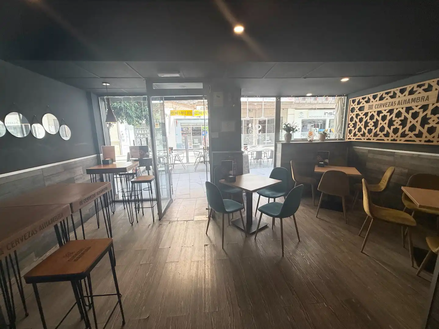 Local en traspaso en Granada con Aire acondicionado, Parquet y Terraza