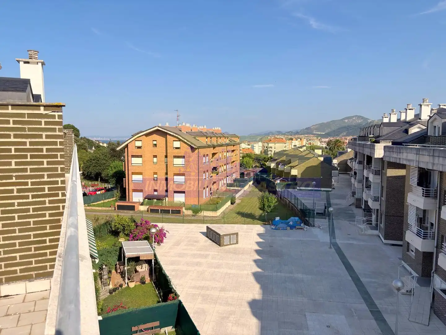 Exterior view of Attic for rent in Castro-Urdiales  with Furnished