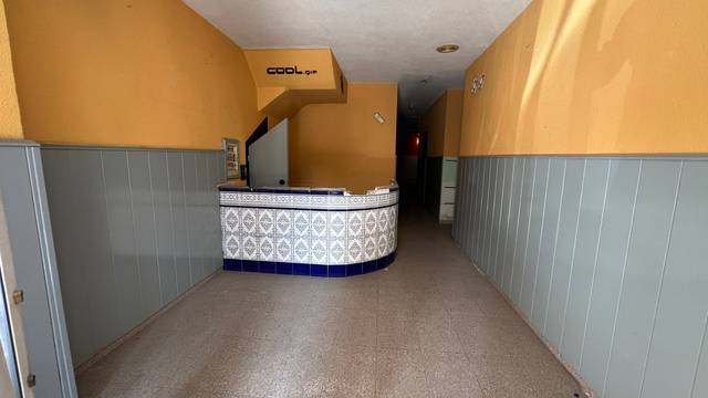 Local comercial en Venta en Avenida de Juan Carlos I en Santo Angel