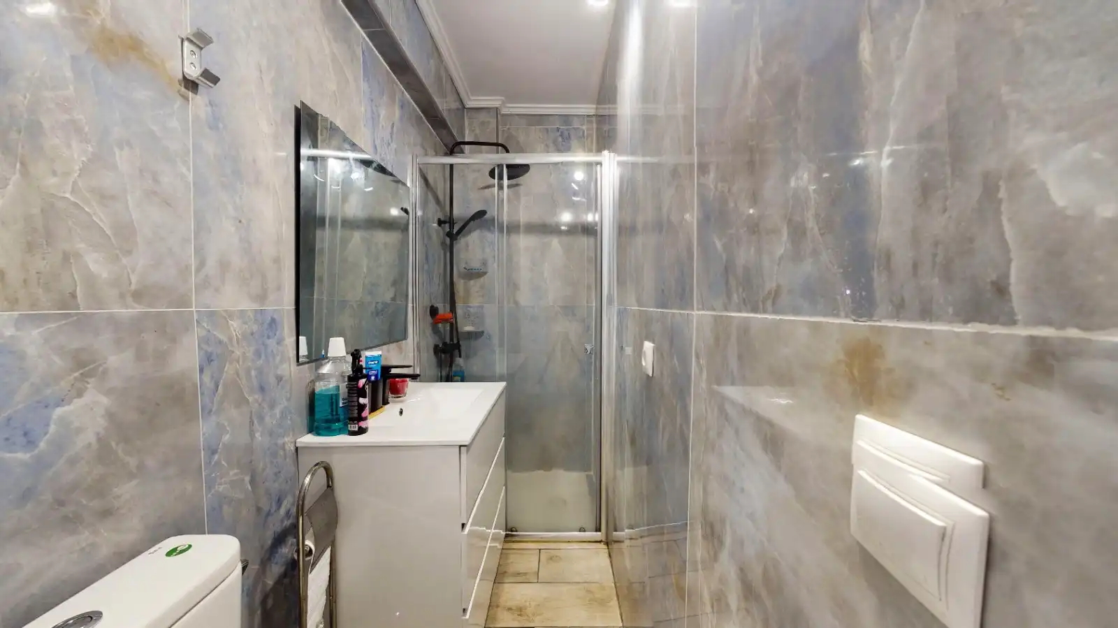Bathroom of Flat for sale in Bilbao   with Heating