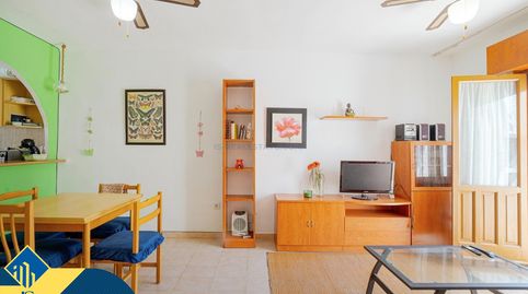 Apartamento con piscina comunitaria, en la provincia de Alicante, en la ciudad de Torrevieja. 2 habitaciones | 59 m² | 250 metros, imatge 5