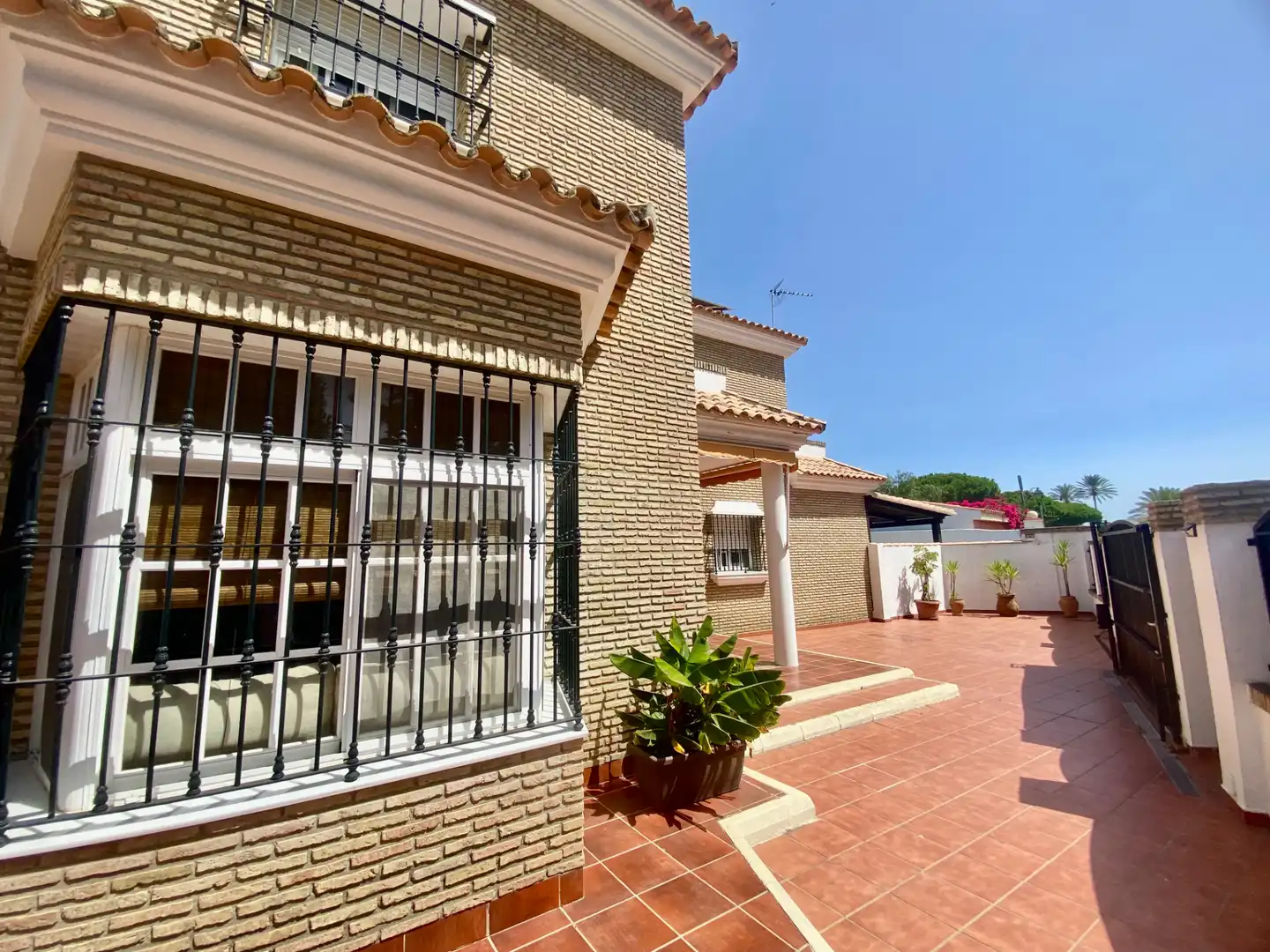 Vista exterior de Casa o chalet en venta en El Puerto de Santa María con Calefacción, Jardín privado y Piscina