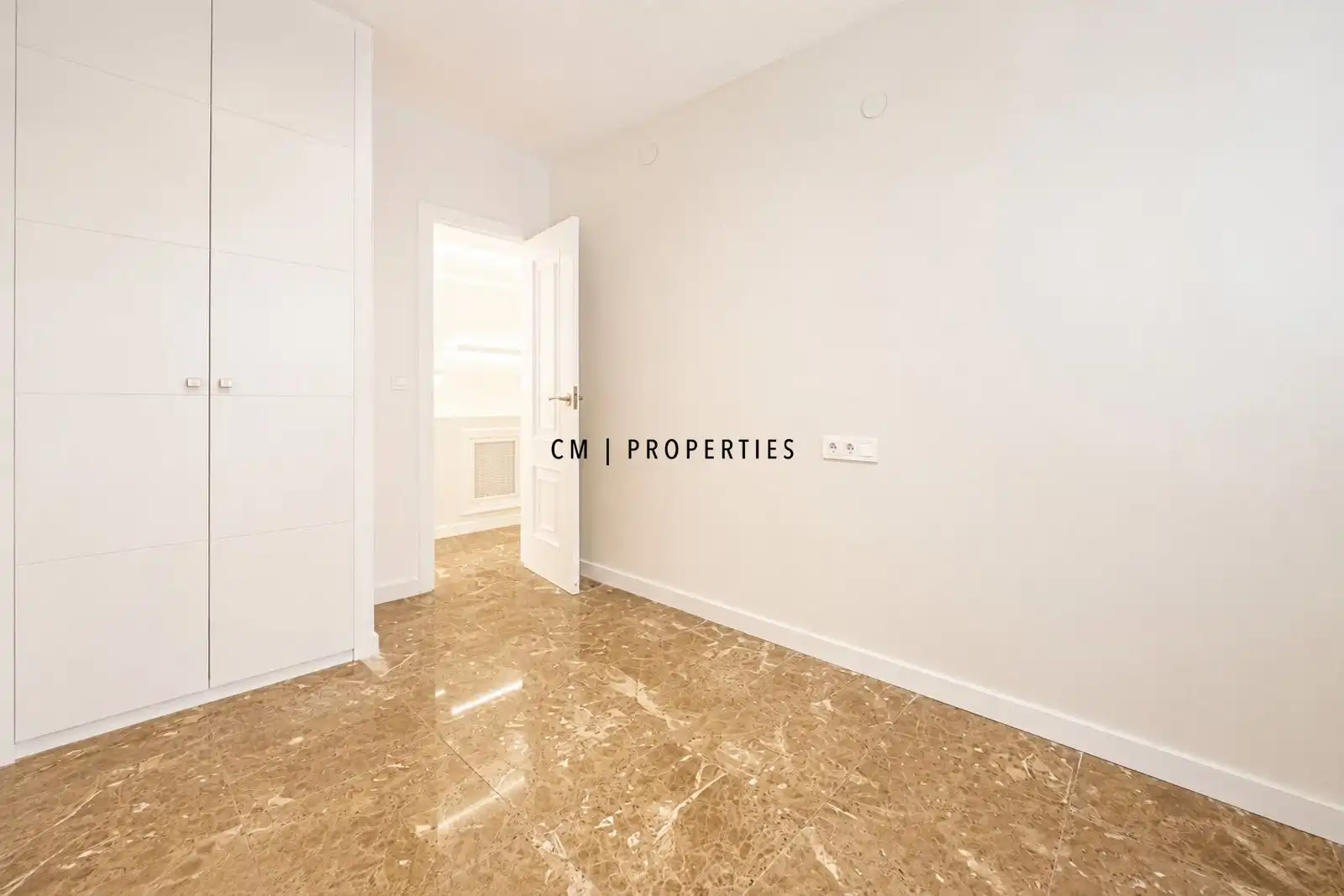 Bedroom of Flat for rent in Valencia  with Air Conditioner, Heating and Terrace