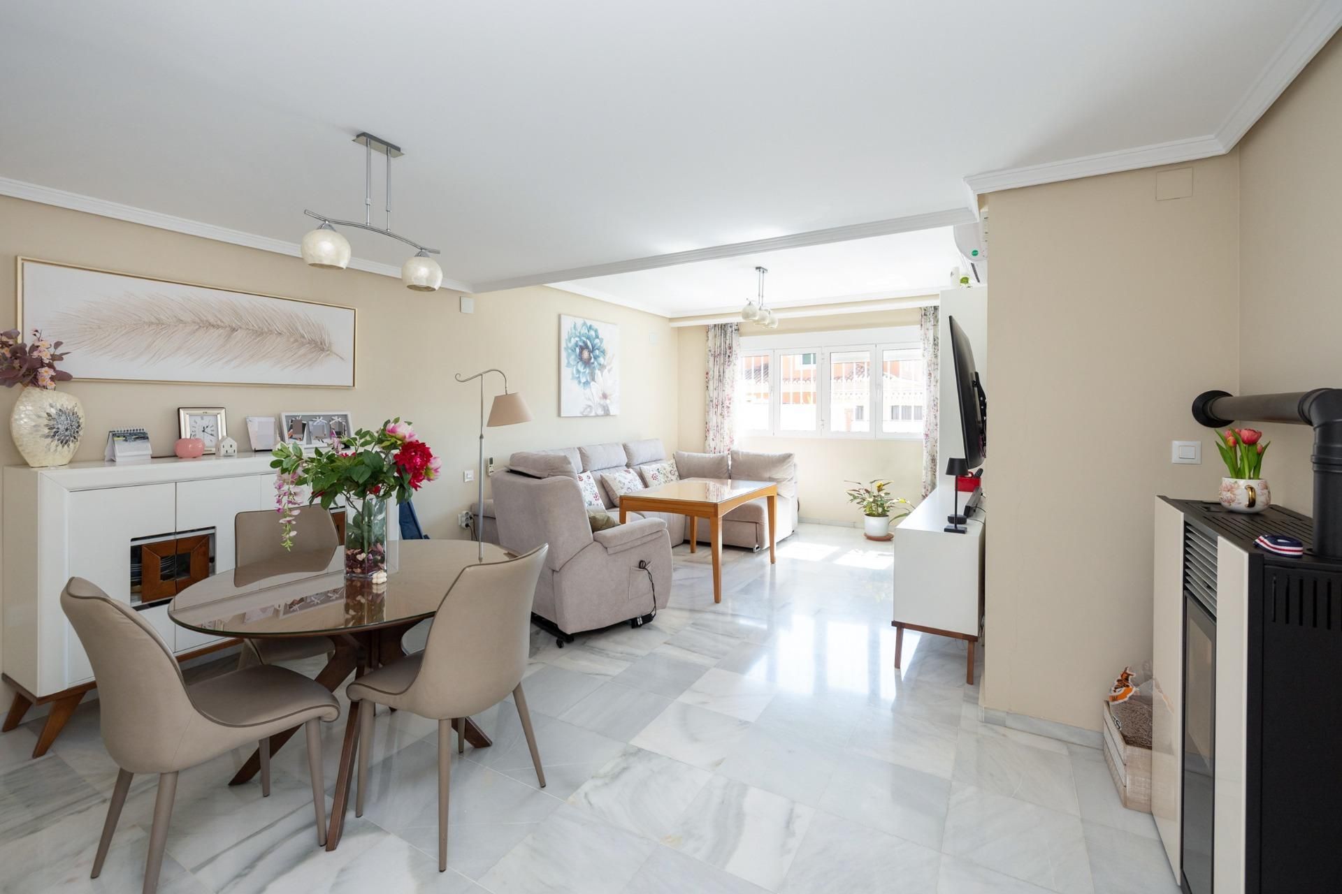 Living room of Single-family semi-detached for sale in Albolote  with Air Conditioner, Heating and Private garden