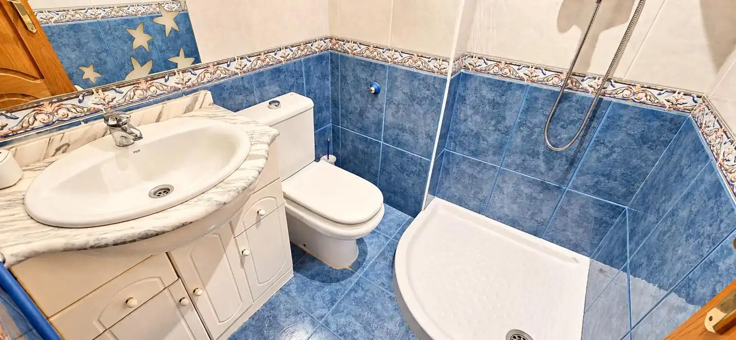 Badezimmer von Wohnung zum Verkauf in Crevillent mit Klimaanlage und Abstellraum