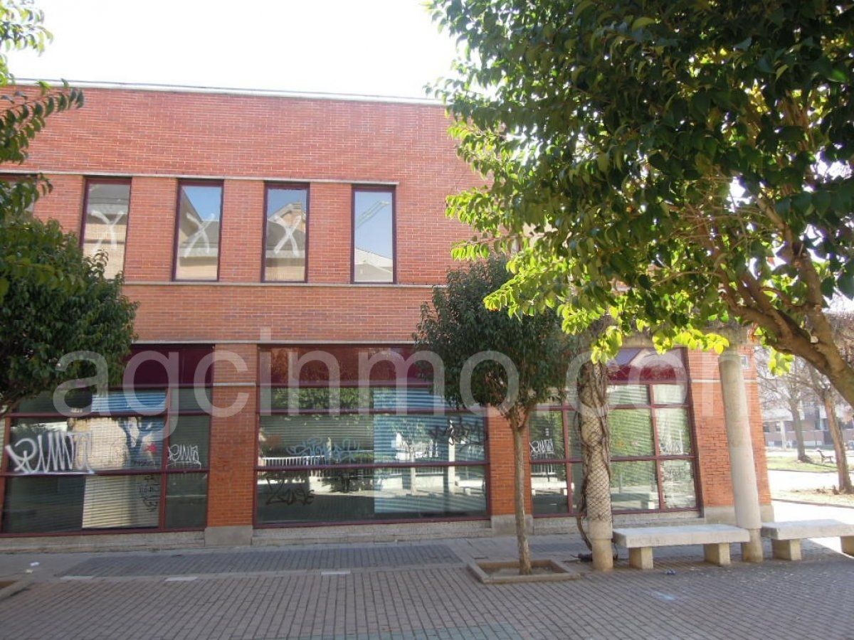 Premises for sale in Paseo perez de ayala, Covaresa