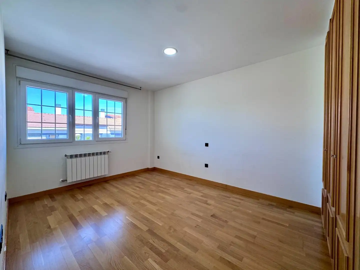 Casa adosada en venta en Villanueva de la Cañada con Parquet