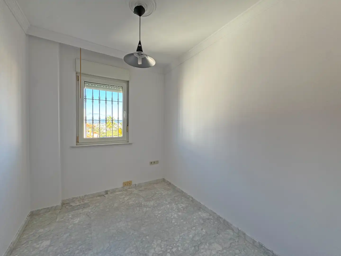 Dormitori de Casa o xalet en venda en Alhaurín de la Torre amb Aire condicionat, Calefacció i Jardí privat