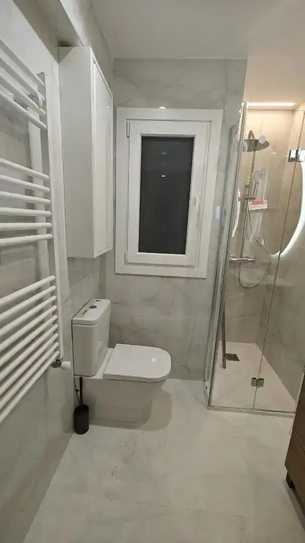 Baño de Piso para compartir en Getxo  con Parquet, Amueblado y Horno