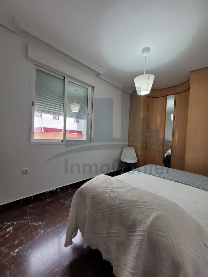 Habitación de Piso de alquiler en Badajoz con Terraza y Amueblado