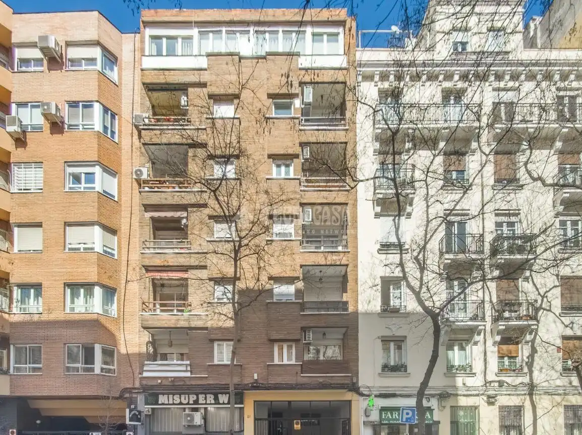 Vista exterior de Piso en venta en Madrid