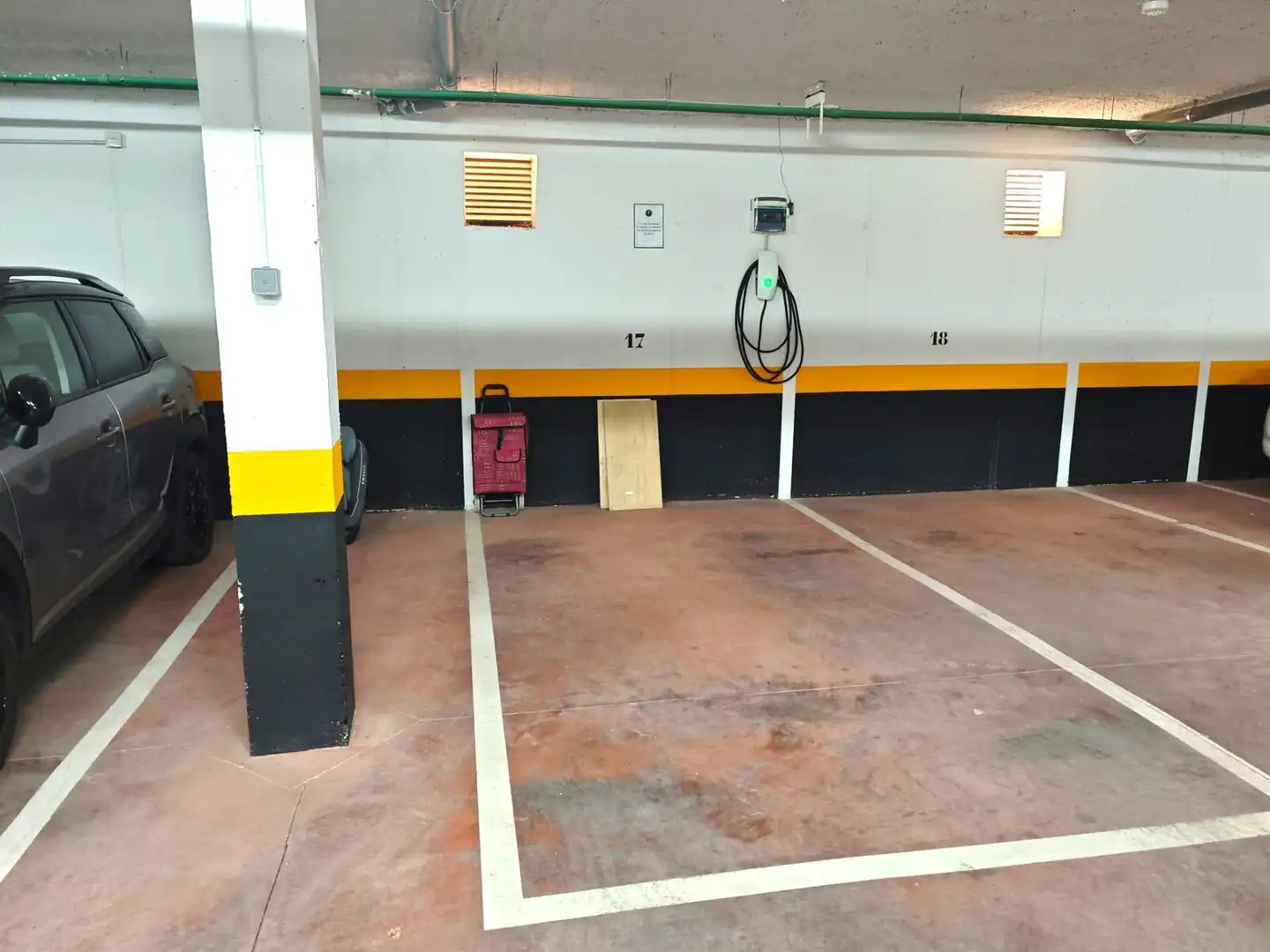 Aparcament de Casa o xalet en venda en Orihuela amb Aire condicionat, Terrassa i Traster