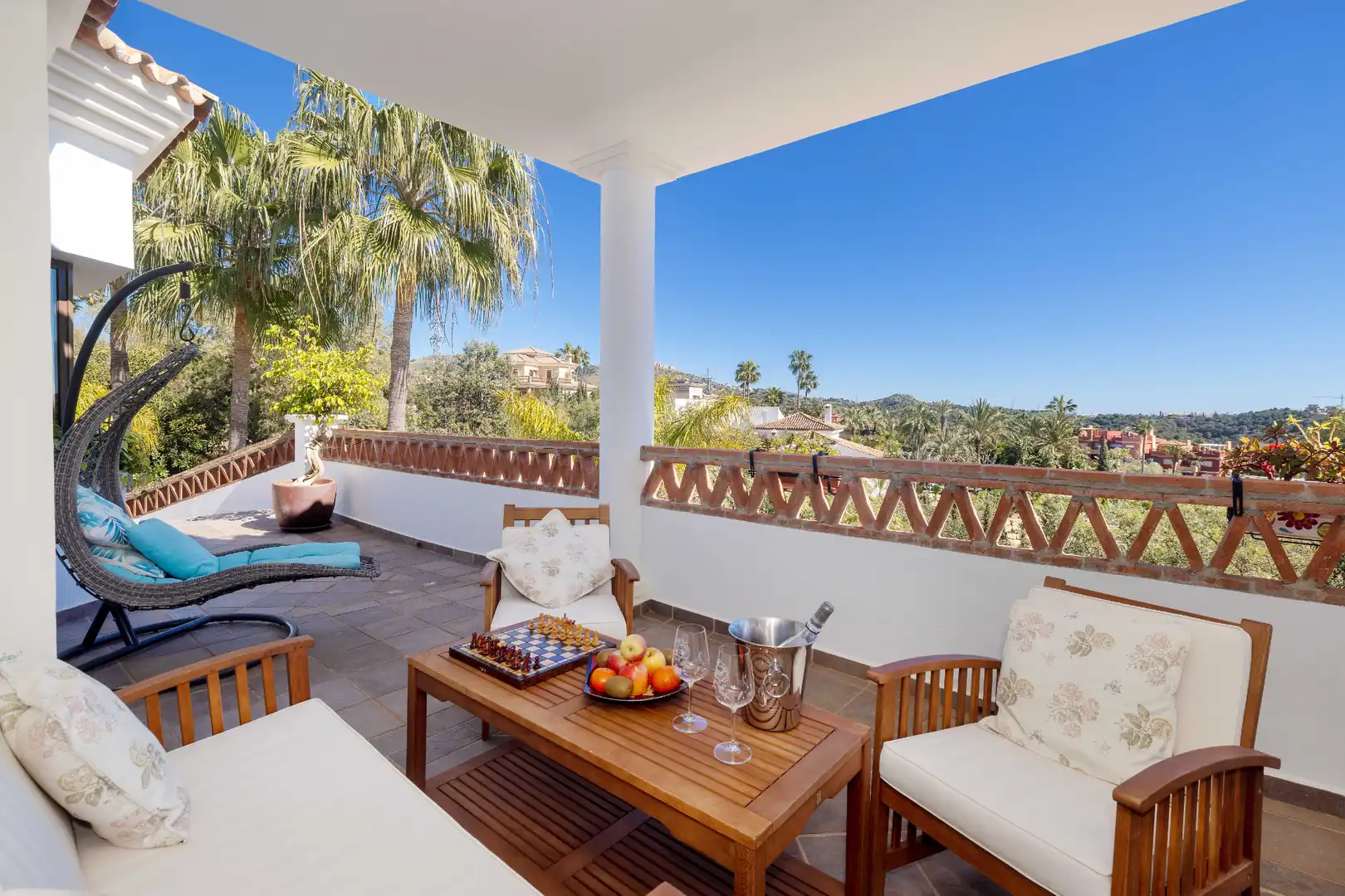 Terrassa de Casa o xalet en venda en Marbella amb Aire condicionat, Jardí privat i Terrassa
