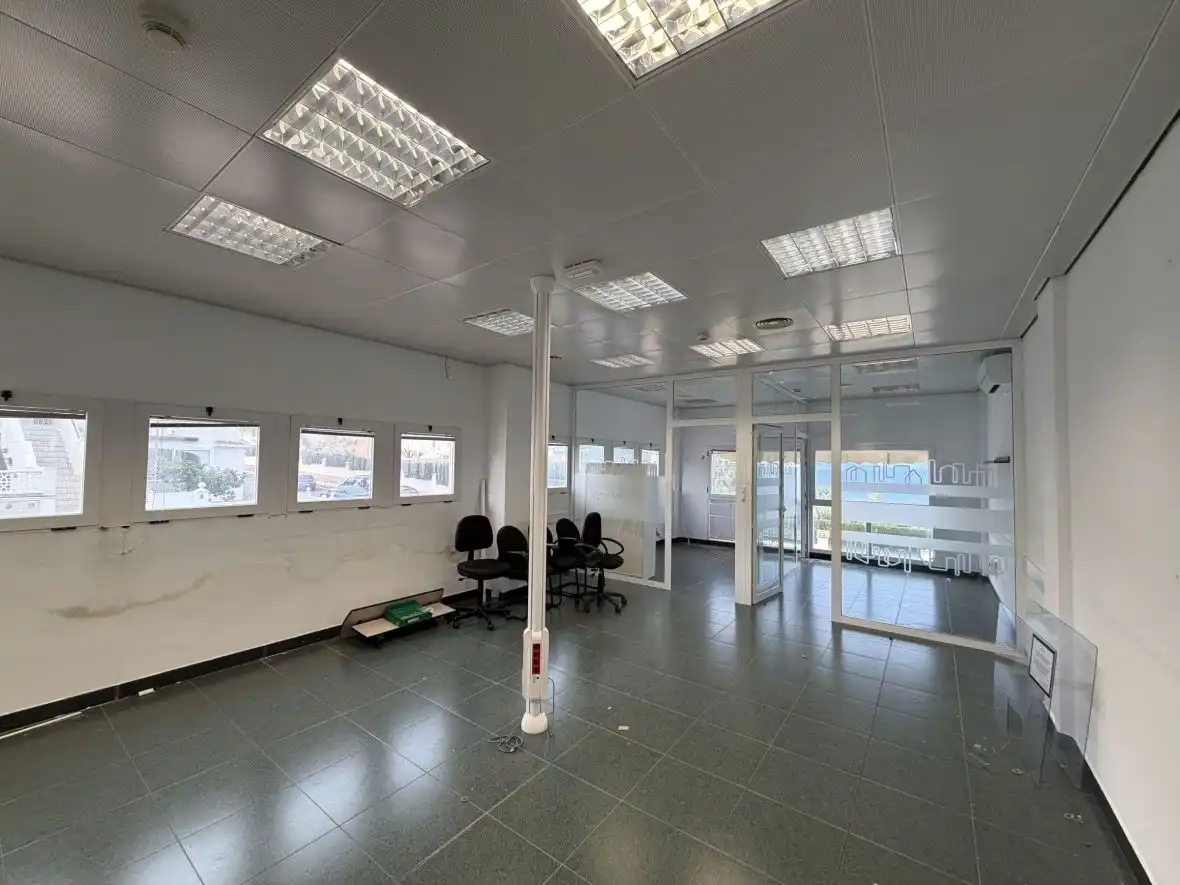 Local de alquiler en Santa Pola con Aire acondicionado
