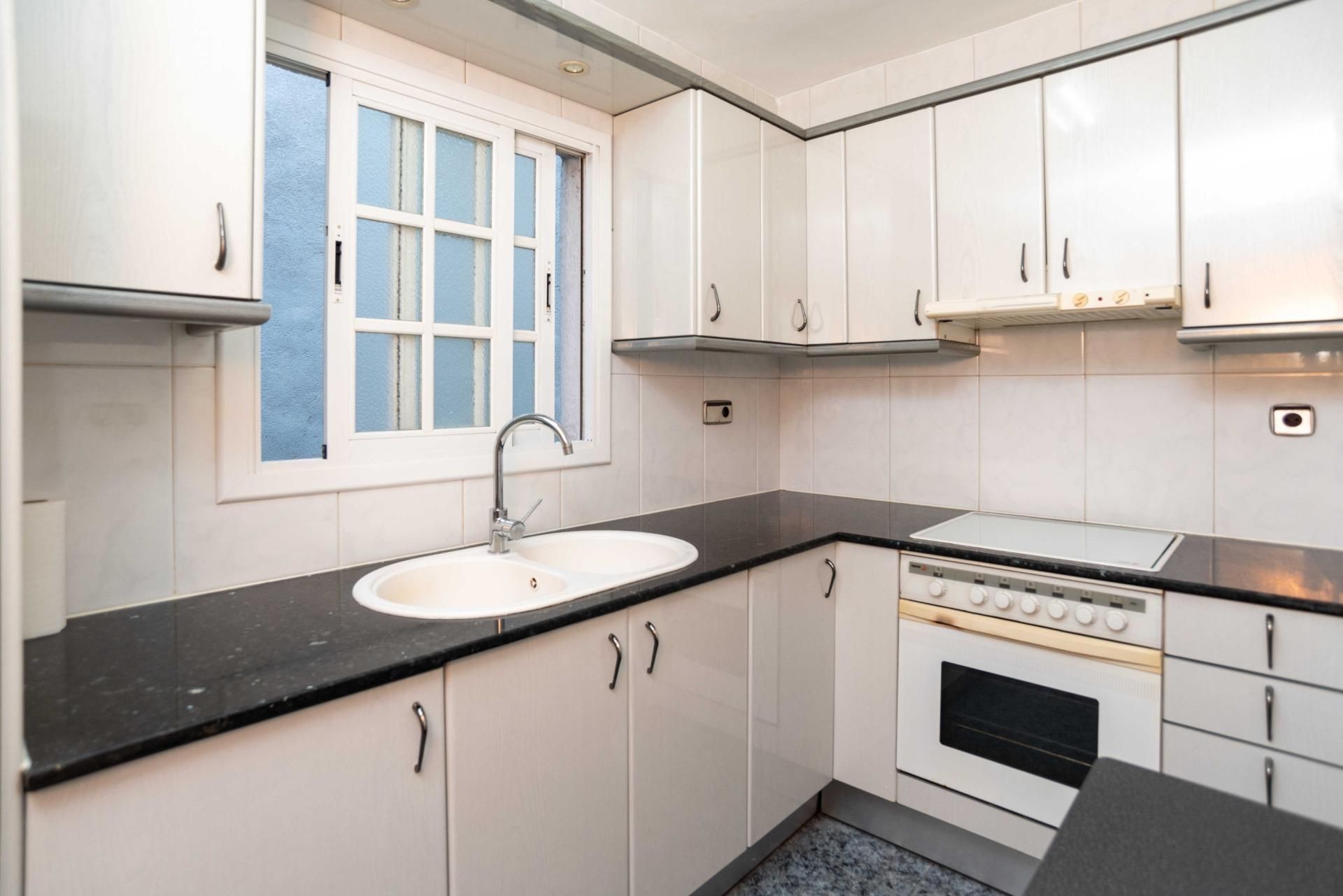 Kitchen of Flat for sale in Santa Coloma de Gramenet