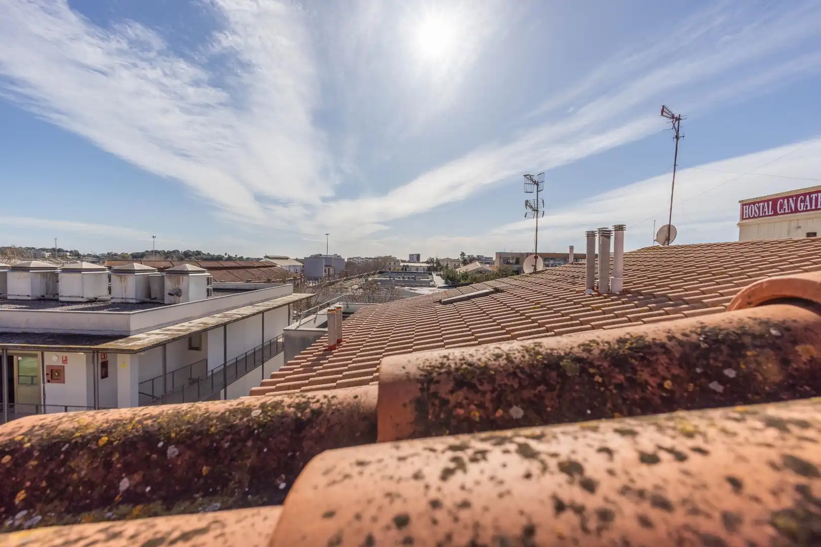 Vista exterior de Casa adosada en venta en Vilanova i la Geltrú con Aire acondicionado, Terraza y Trastero