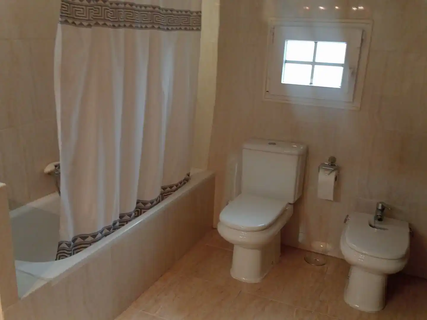 Baño de Piso de alquiler en Santo Tomás