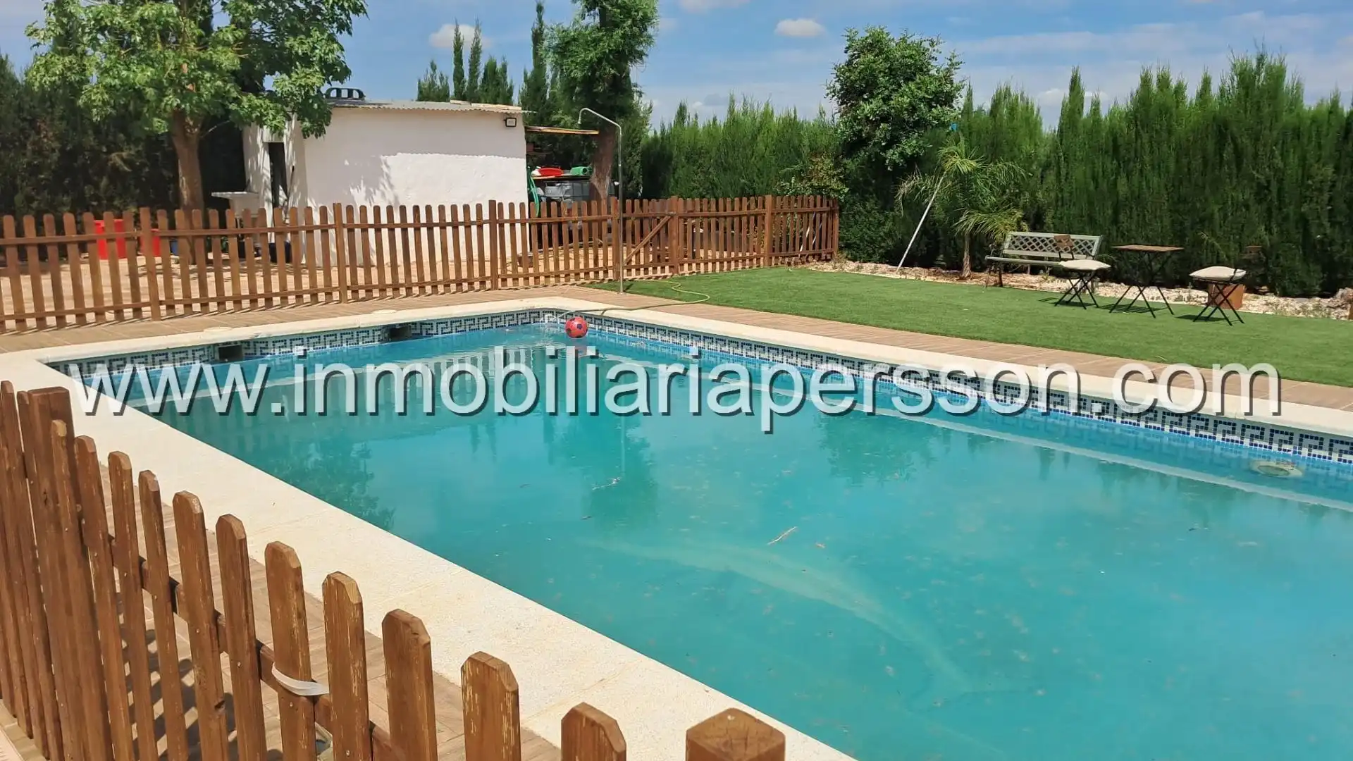 Piscina de Finca rústica en venda en Fuente Palmera amb Aire condicionat, Piscina i Moblat