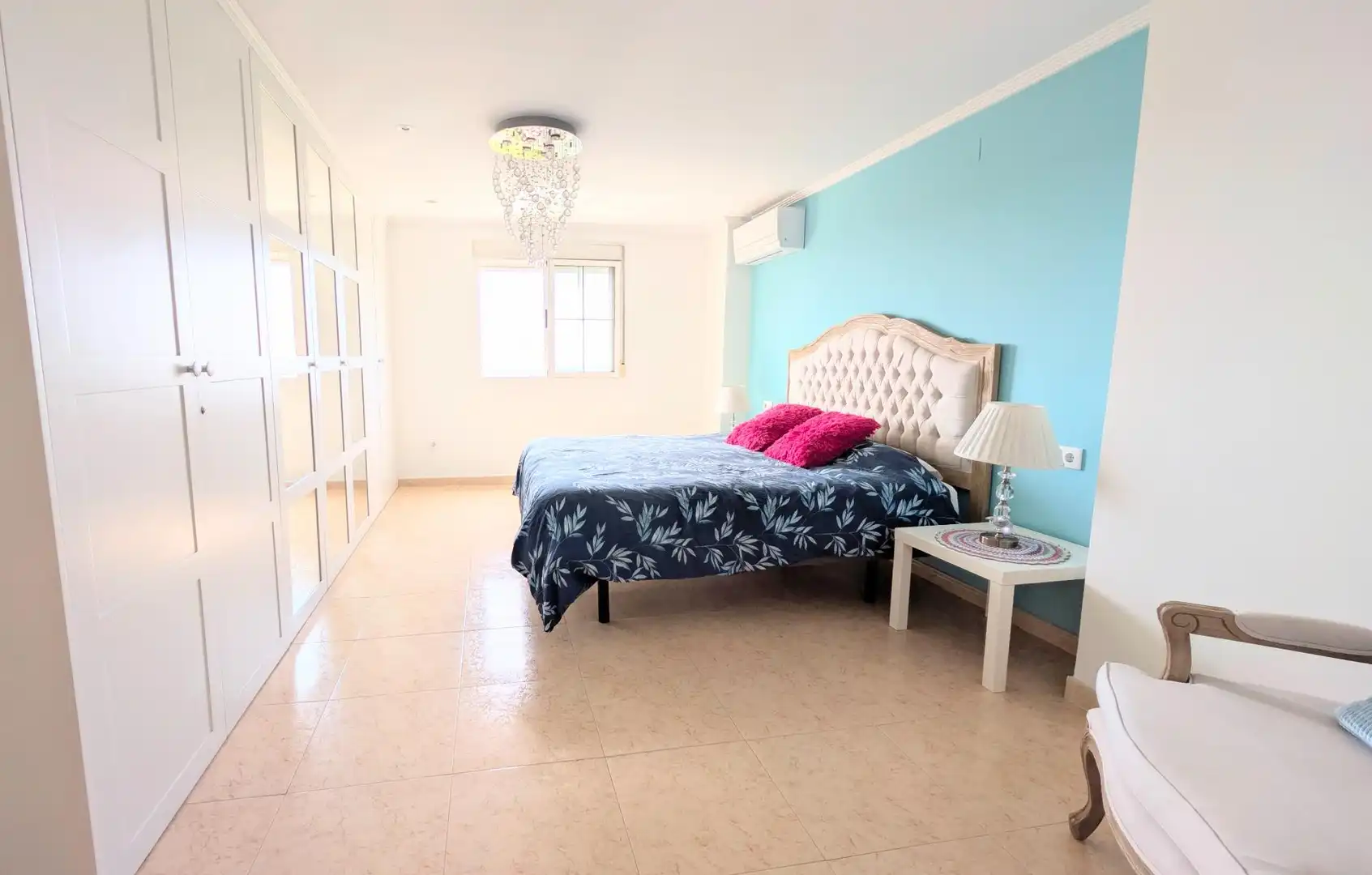 Dormitori de Casa o xalet en venda en Elche / Elx amb Aire condicionat, Calefacció i Jardí privat