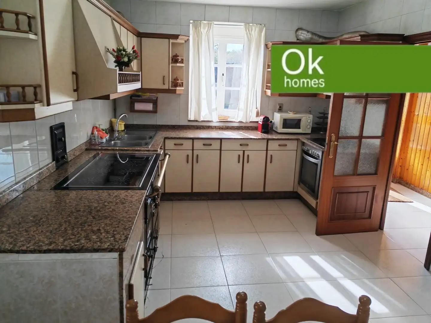 Cocina de Casa adosada de alquiler en Curtis con Calefacción, Trastero y Amueblado