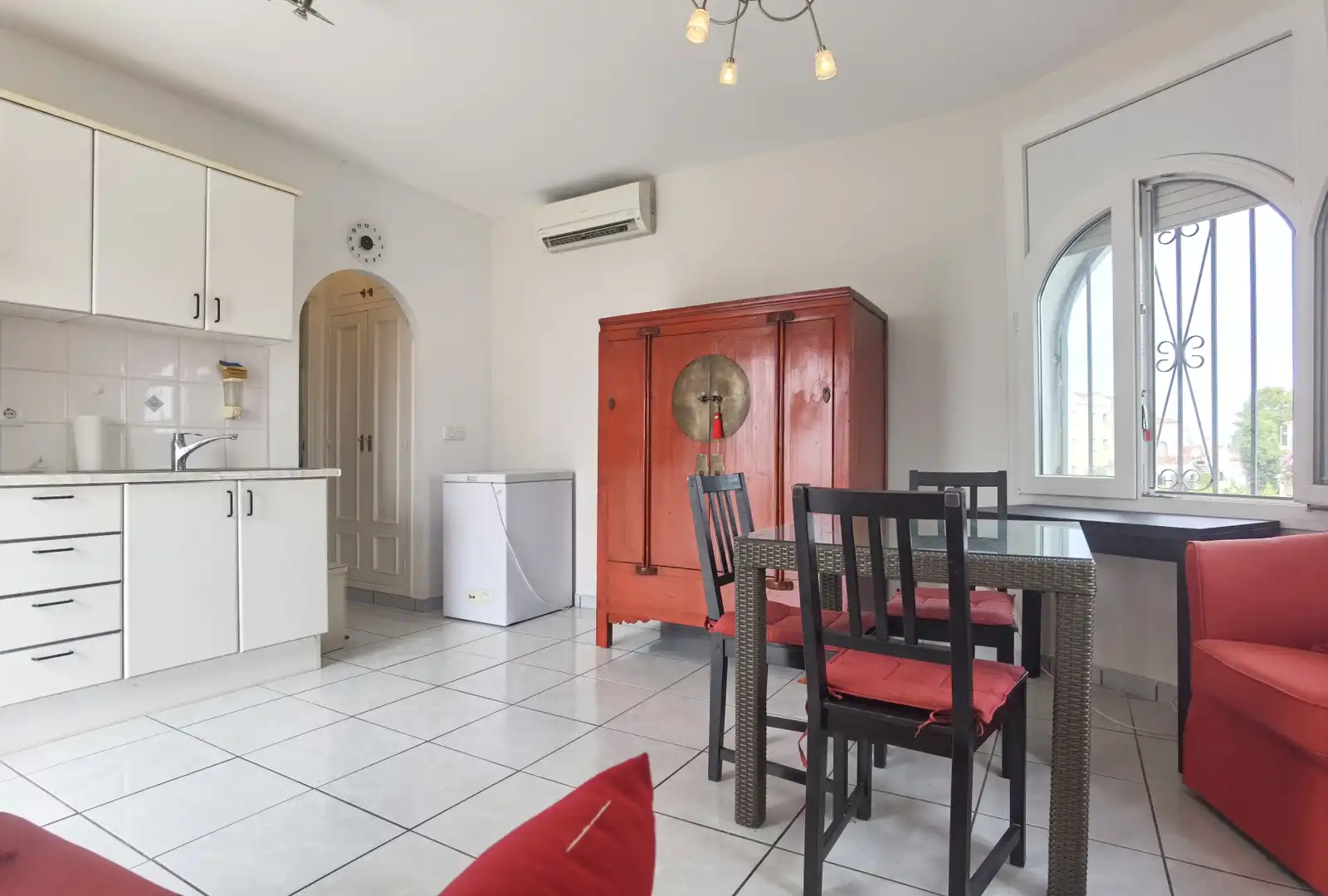 Menjador de Casa o xalet en venda en Empuriabrava amb Aire condicionat, Jardí privat i Terrassa