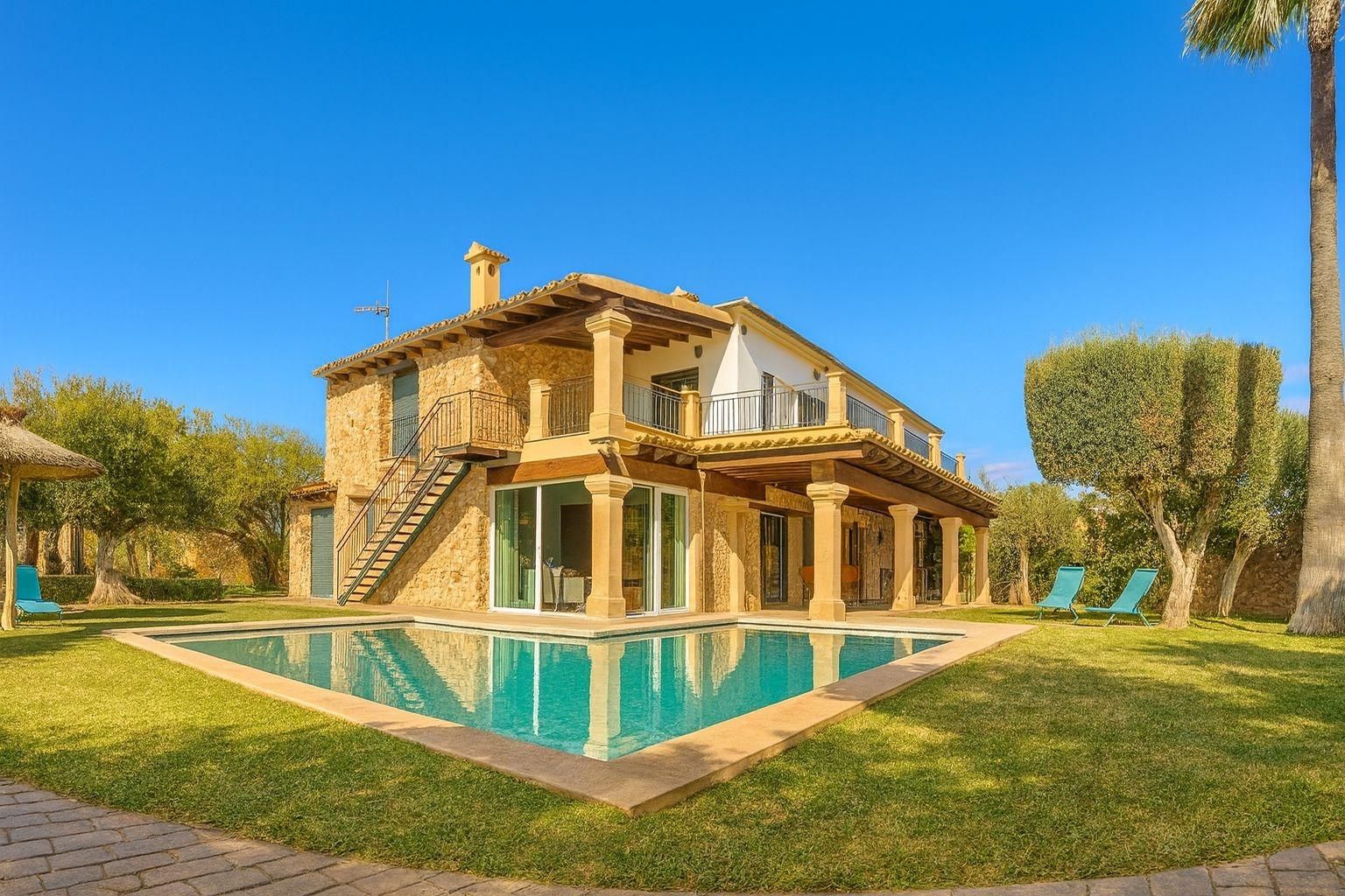 Vista exterior de Casa o xalet de lloguer en Algaida amb Aire condicionat, Calefacció i Jardí privat