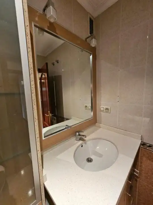 Bathroom of Flat for rent in Ourense Capital   with Heating, Parquet flooring and Furnished