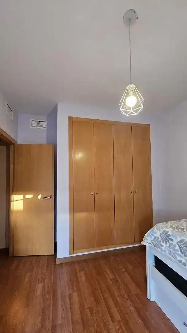 Bedroom of Detached homes for share in Gerena  with Private garden, Parquet flooring and Storage room